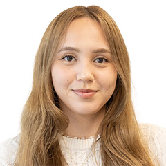 Sydney-Forward-receptionist-at-cornerstone-physiotherapy-toronto-beaches-headshot