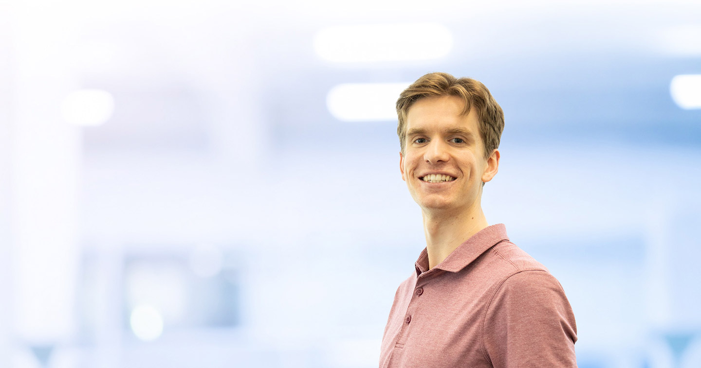 Jack-Thorpe-physiotherapist-at-cornerstone-physiotherapy-downtown-toronto-headshot-her