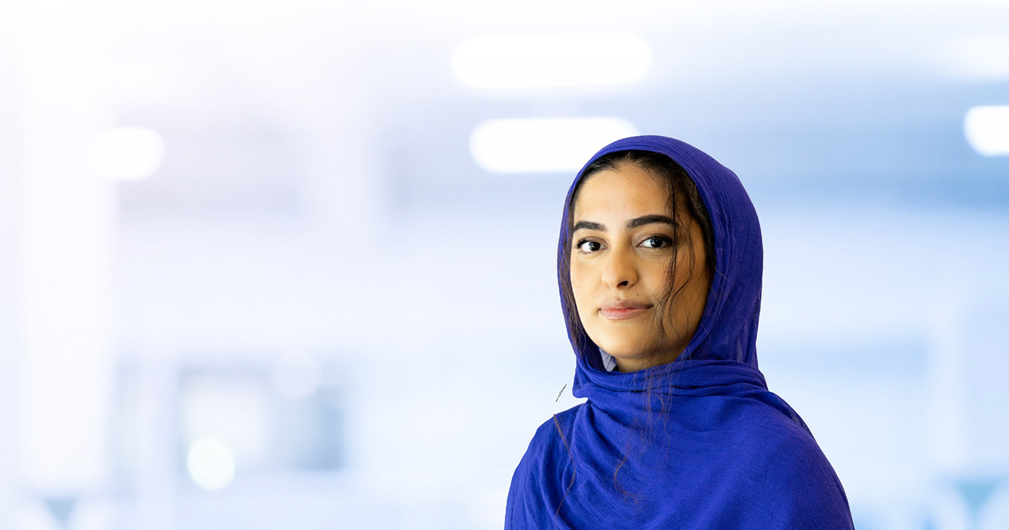 Haneen-Ali-cornerstone-physiotherapy-richmond-hill-physiotherapist-headshot-hero