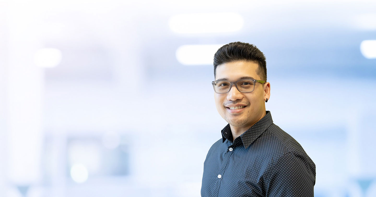 Vince-Francisco-physiotherapist-at-cornerstone-physiotherapy-north-york-headshot-hero