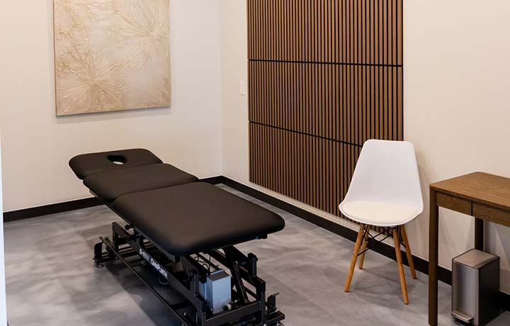 cornerstone physiotherapy port credit mississauga treatment room