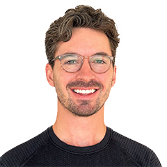 joel-zelt-physiotherapist-toronto-beaches-cornerstone-headshot-circle