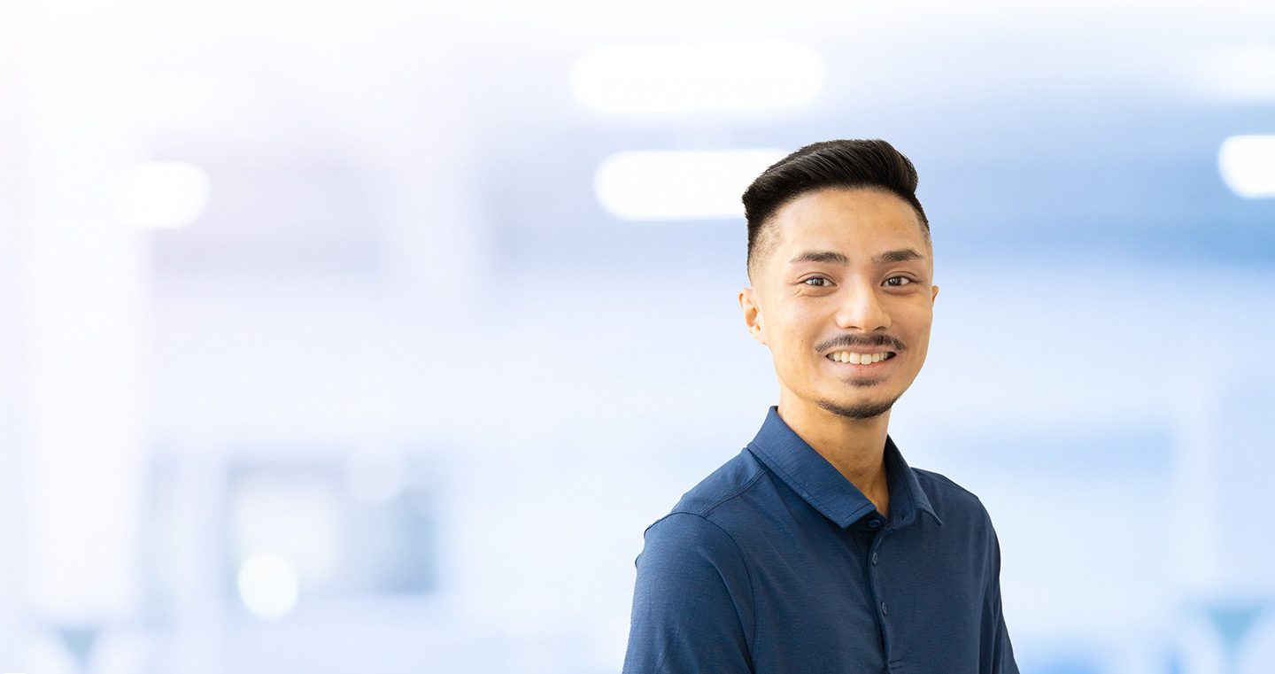 roland-sanares-physiotherapist-at-cornerstone-physiotherapy-markham-headshot-hero