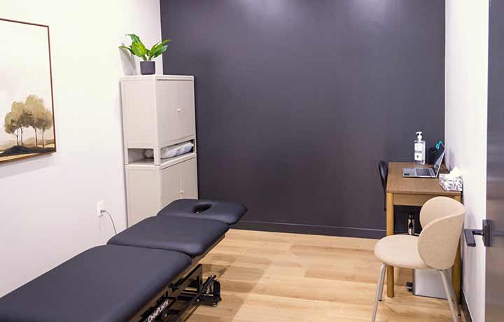 Cornerstone-physiotherapy-square-one-mississauga-treatment-room